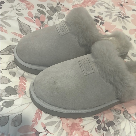 UGG Women's Gray Slippers - Picture 4 of 5
